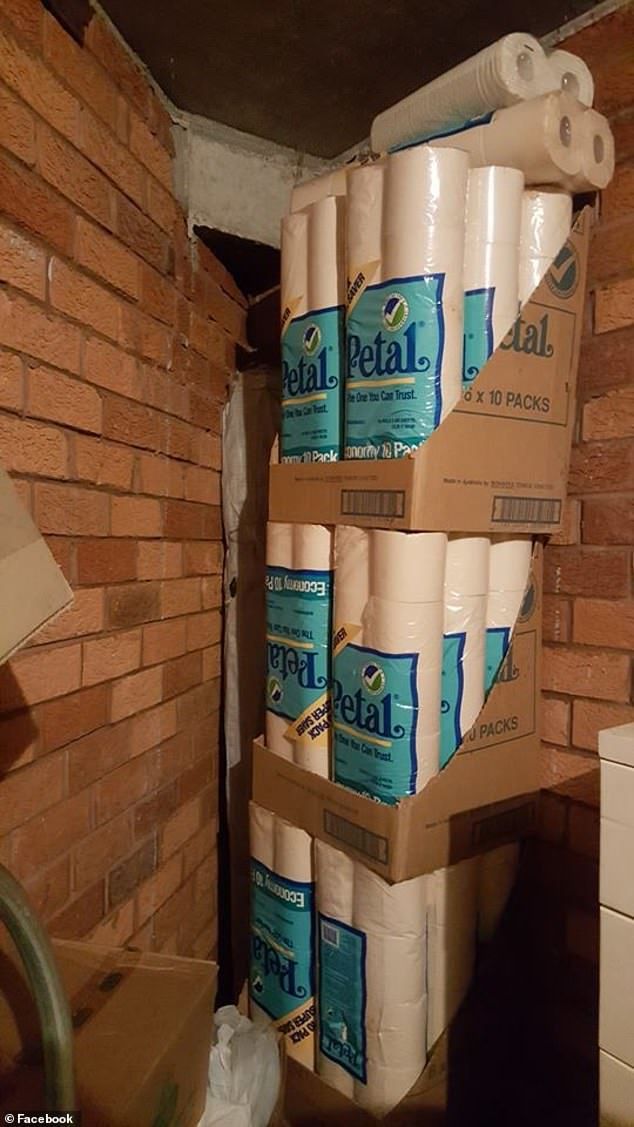 Австралієць розібрав на карантині комору і знайшов сотні рулонів туалетного паперу