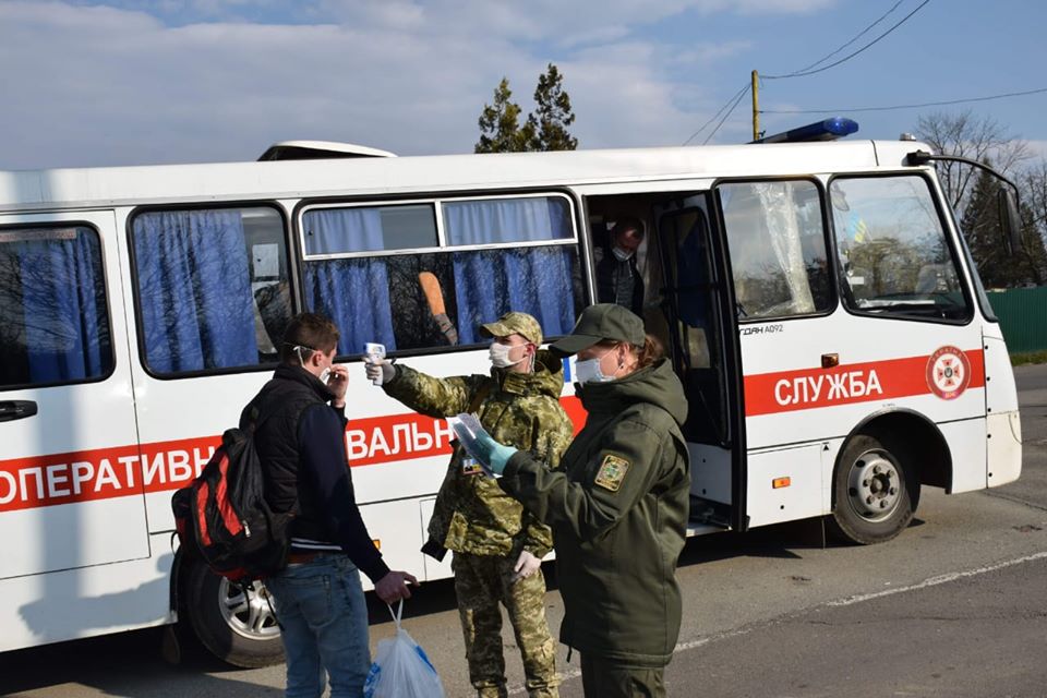 За день понад 22 тисячі українців пішки повернулися додому з-за кордону
