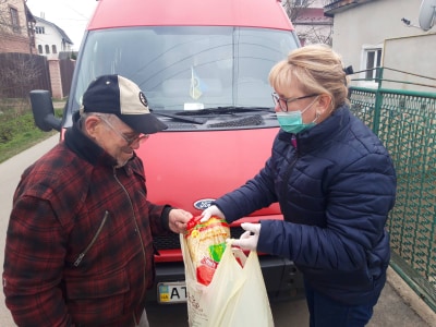 Франківський Карітас придбав 200 продуктових наборів для хворих мешканців міста