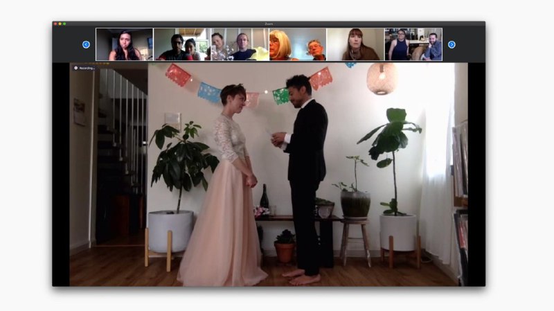 ​​Одруження онлайн: пара з США оформила шлюб через відеоконференцію Zoom