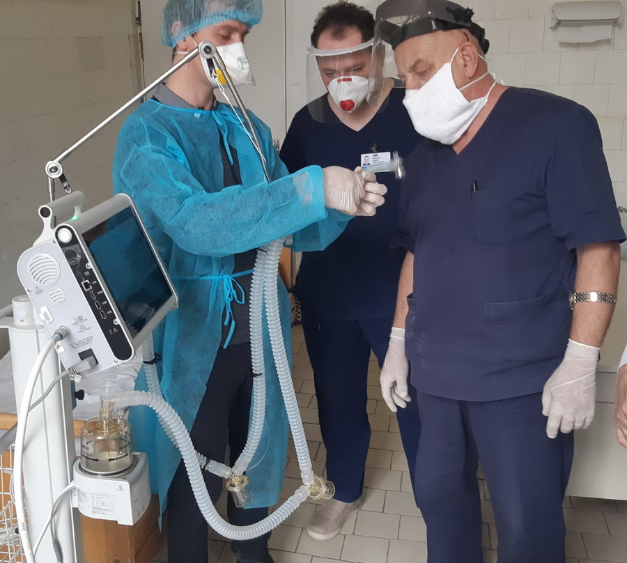 Франківський медуніверситет придбав апарат ШВЛ для міської клінічної лікарні (ФОТО)