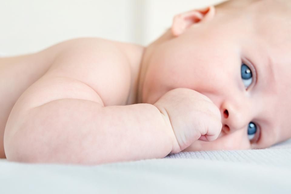 У Франківську вперше без бюрократії зареєстрували новонародженого