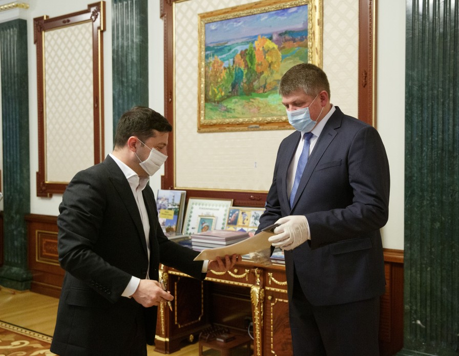 Зеленський призначив і привітав нового голову Івано-Франківської ОДА (ФОТОФАКТ)