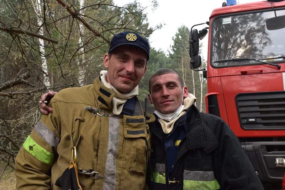 Долинські рятувальники повертаються додому після гасіння масштабної пожежі на Житомирщині (ФОТО)