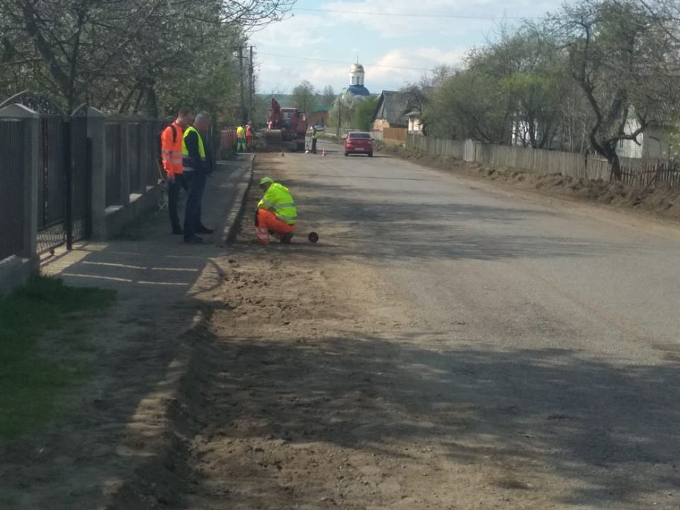 Дорожники розпочали ремонт дороги Калуш-Осмолода (ФОТО)