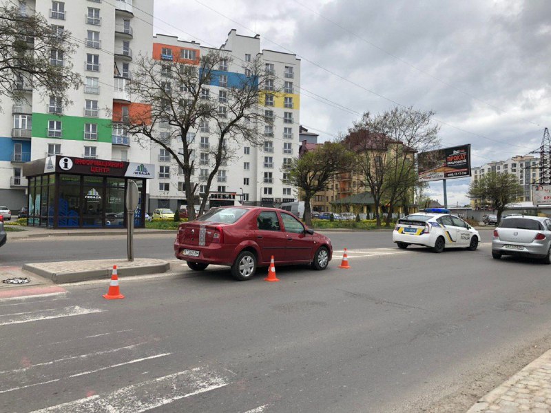 П’яний водій збив жінку на пішохідному переході на вулиці Довженка (ФОТОФАКТ)
