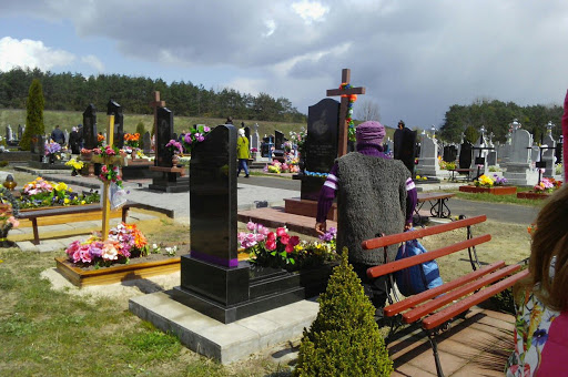 “Моментами люди просто перелазять через огорожу”: франківці незадоволені рішенням закрити кладовища