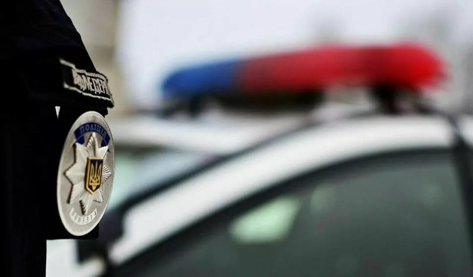 У Франківську поліціянти з сиренами везли документи хлопцю на ЗНО (ФОТОФАКТ)