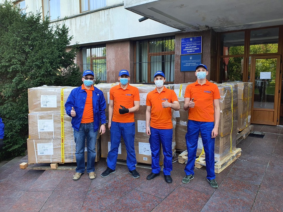 Медичні працівники Івано-Франківська та області отримали партію благодійної допомоги від мережі ТЦ «Епіцентр» для боротьби із поширенням COVID-19 (ФОТО)