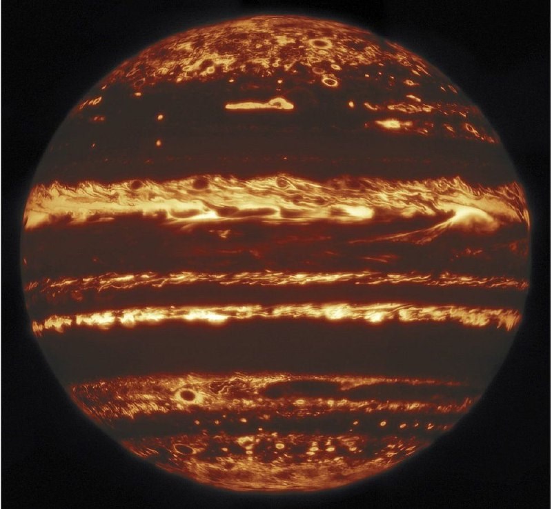Газовий гігант у всій красі: астрономи отримали найякісніший знімок Юпітера (ФОТО)