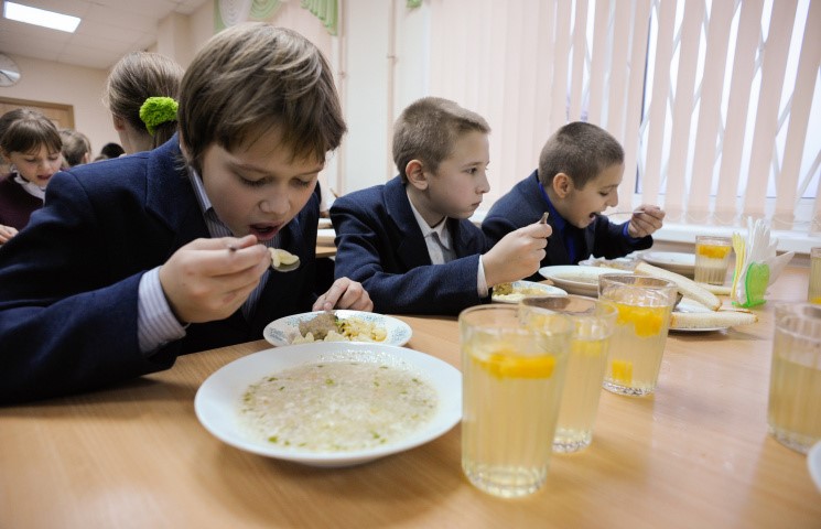 Лише у трьох ліцеях Франківська їжу для школярів готують самостійно (ВІДЕО)