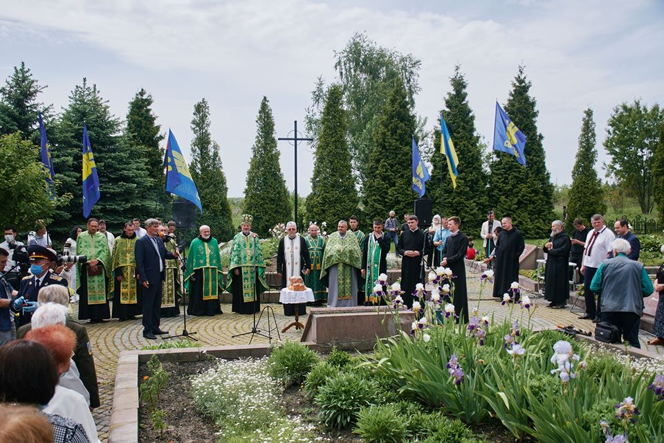 У Дем’яновому Лазу вшанували пам’ять жертв НКВС та загиблих українських захисників (ФОТО)