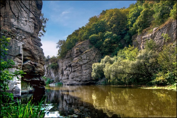 П’ять неймовірно гарних каньйонів України (ФОТО)