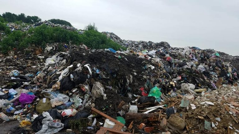На Богородчанщині скидали сміття з Львівської області (ФОТО)