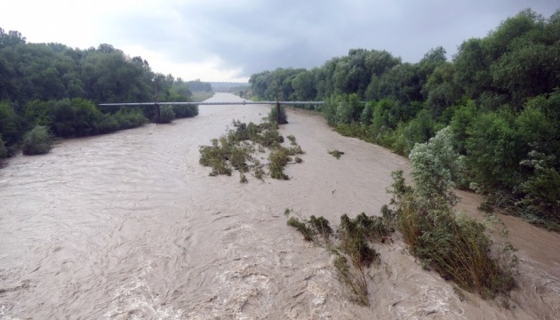 Річки можуть піднятися на два метри: на Прикарпатті попередили про можливий паводок