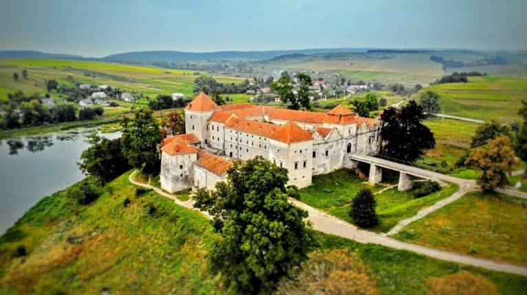 5 старовинних українських замків з незвичайною історією, які варто відвідати (ФОТО)