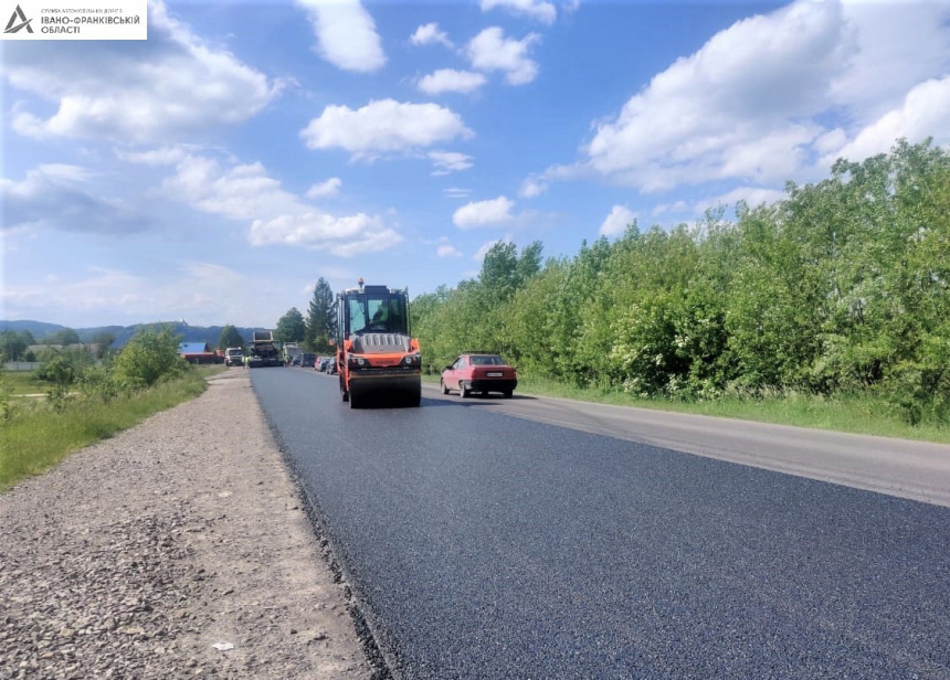 На Прикарпатті активізувався ремонт дороги, якою цікавилися в НАБУ