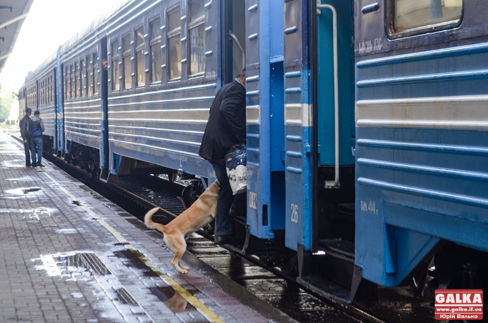 З березня по травень: через ремонти деякі потяги через Франківськ змінять маршрути (СПИСОК)