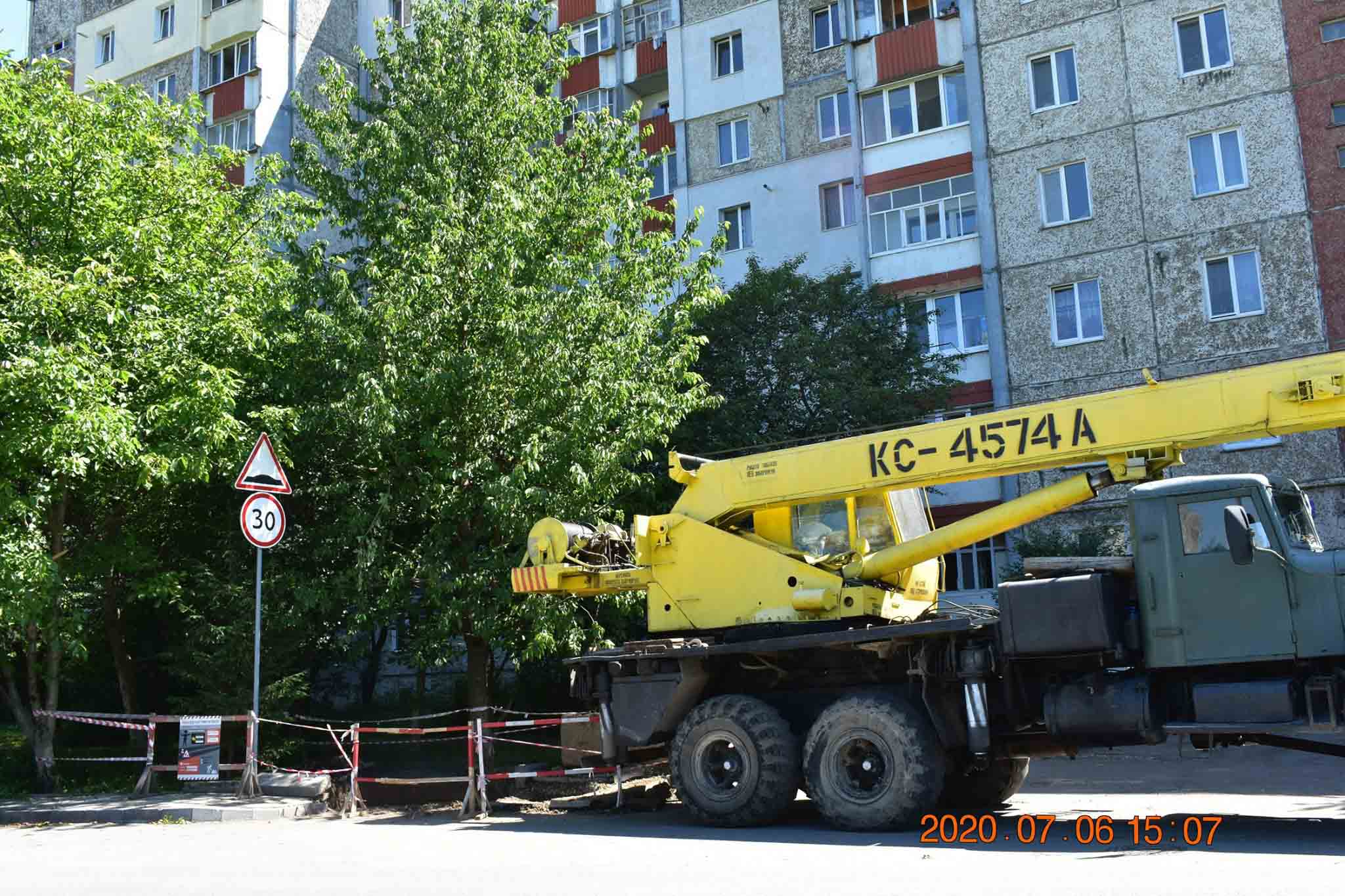 На Позитроні замінюють тепломережі, що не витримали випробувань (ФОТОФАКТ)