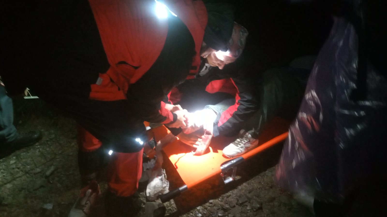 На шляху з Говерли травмувалася львів’янка – їй допомагали рятувальники ДСНС (ФОТО)