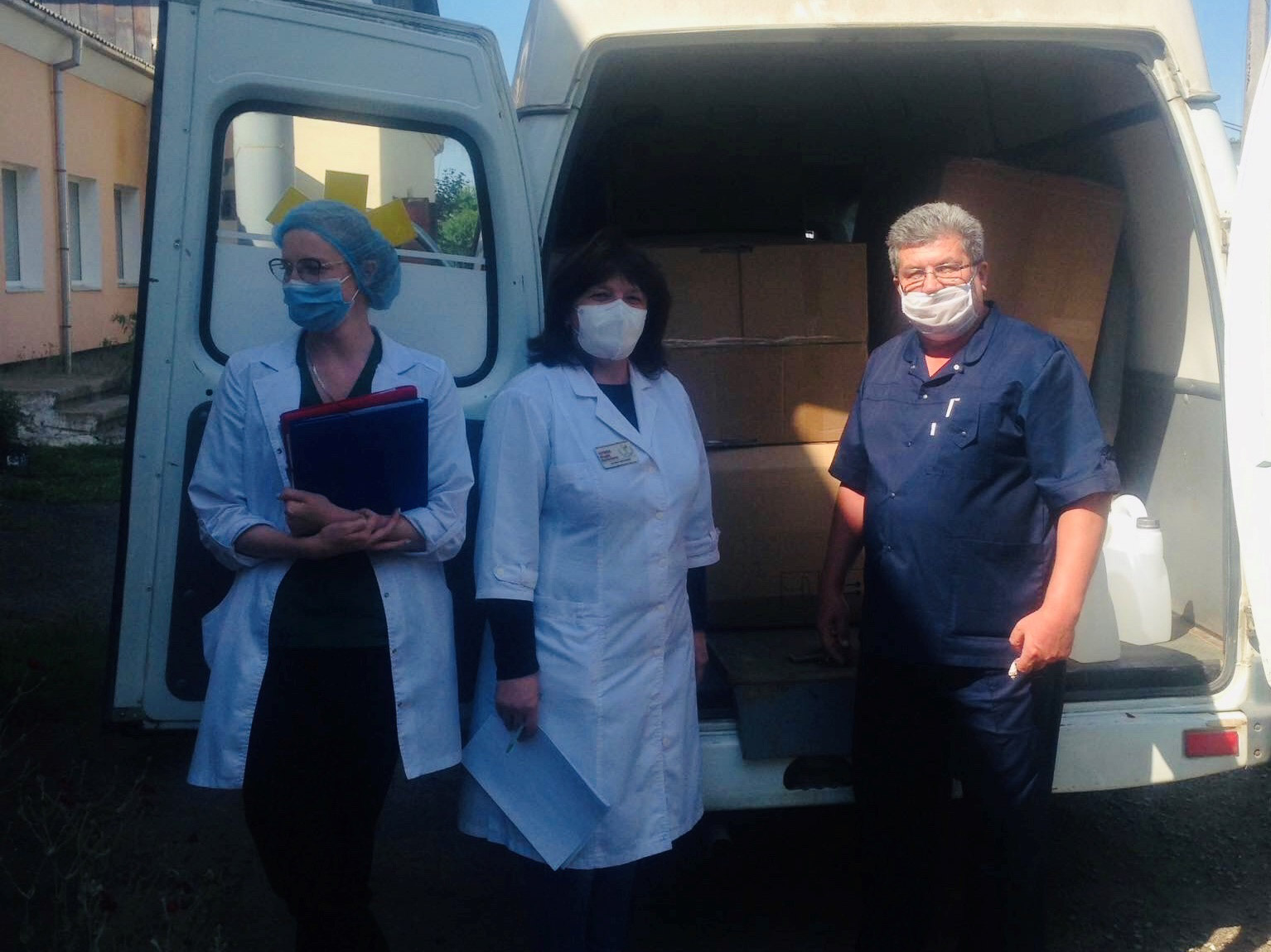 Засоби індивідуального захисту на майже 700 тисяч отримала лікарня в Косові (ФОТО)