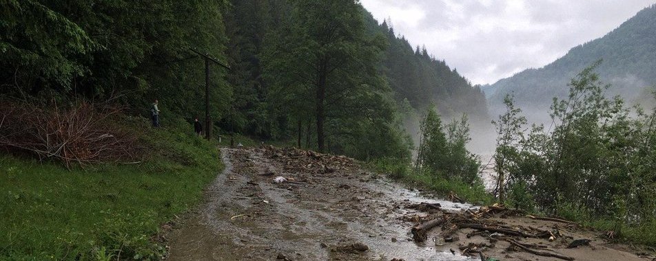 До карпатського села Бистрець, яке три тижні було “відрізане”, відновили дорогу