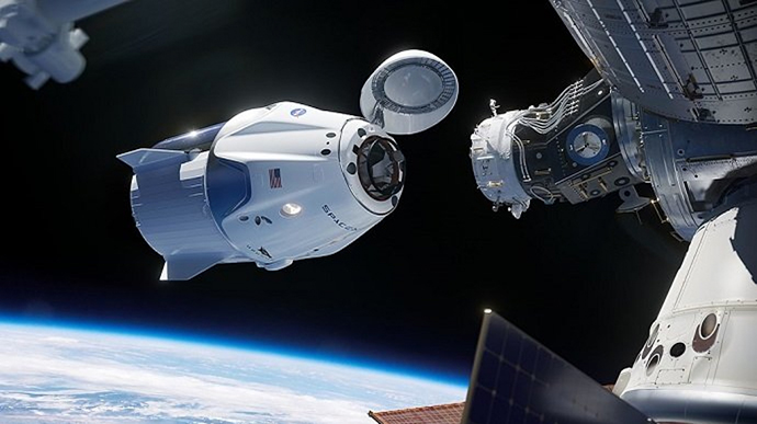 Crew Dragon із астронавтами повернувся на Землю (ВІДЕО)