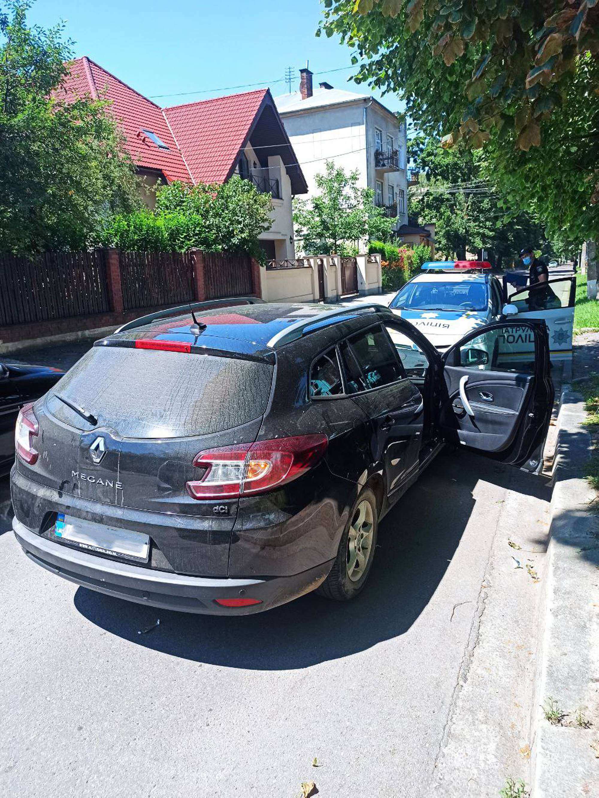 На Матейки небайдужі зупинили авто з п’яним водієм і чотирирічною донькою в салоні (ФОТО)