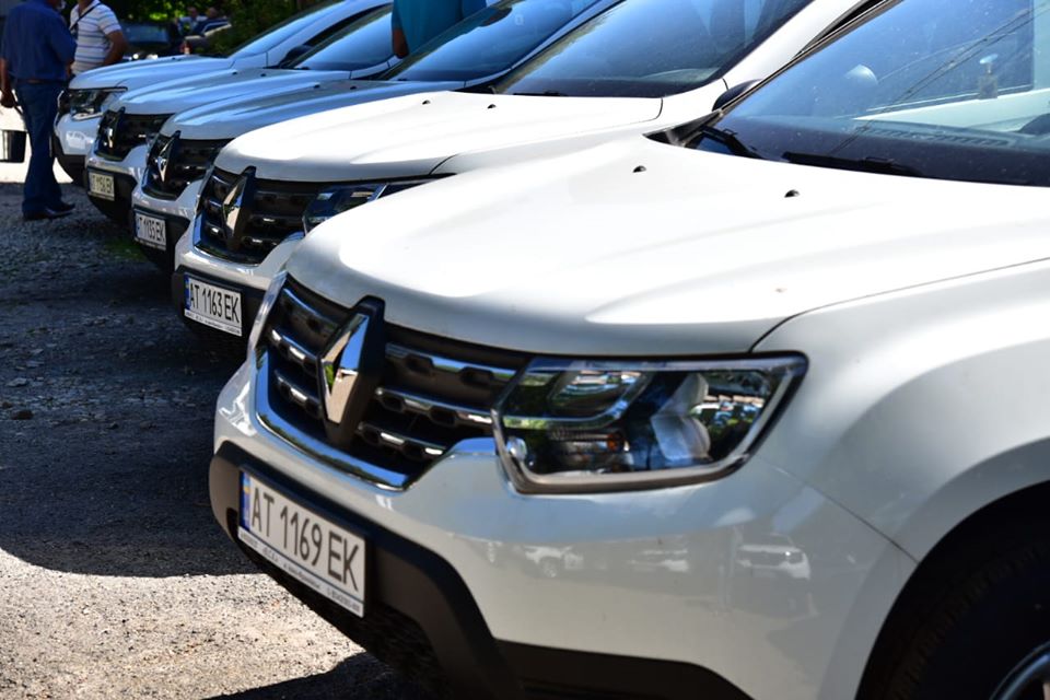 На Рогатинщині сімейні лікарі отримали 13 новеньких автомобілів (ФОТО)