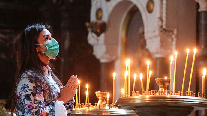 Прикарпатцям нагадують, як поводитися у церквах і храмах в умовах пандемії коронавірусу