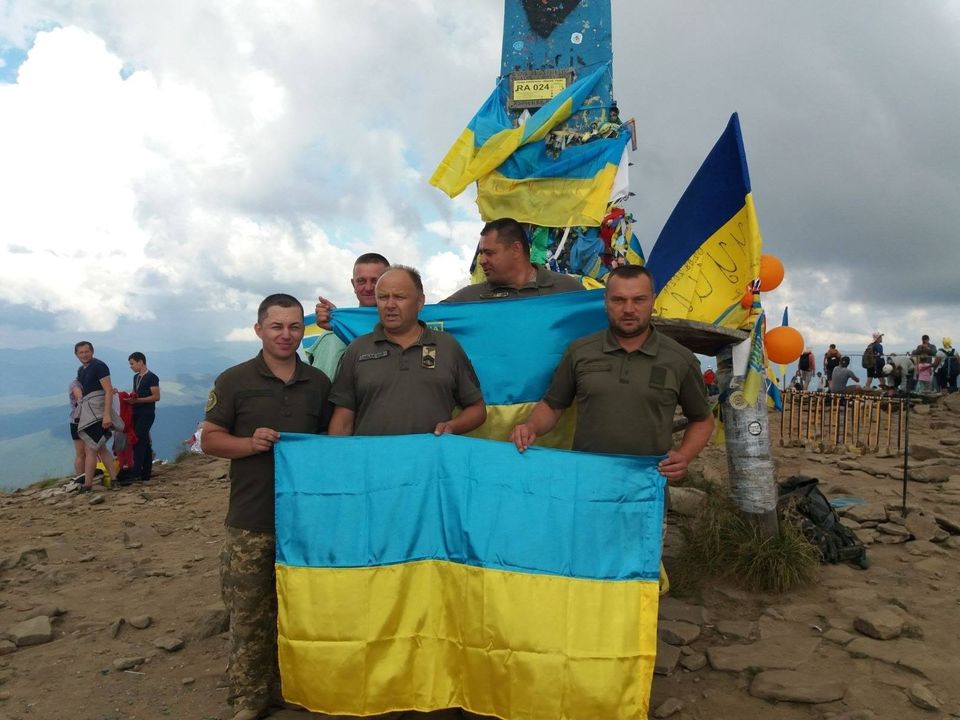 Українські військові підкорили Говерлу до Дня Незалежності (ФОТО)