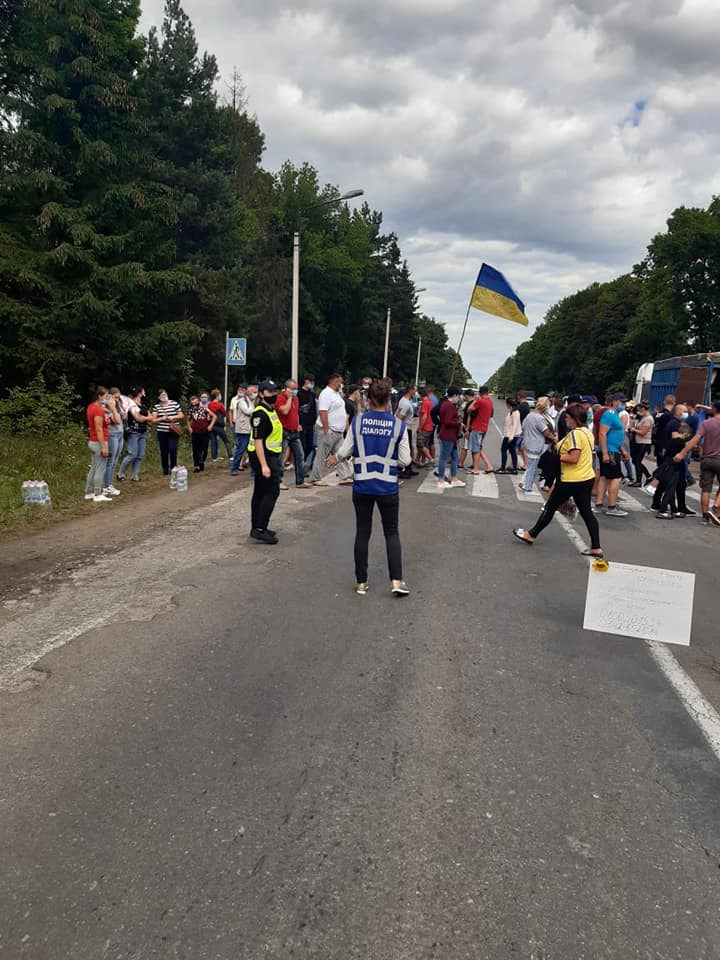 На Богородчанщині протестувальники частково перекрили дорогу національного значення (СХЕМА ОБ‘ЇЗДУ)