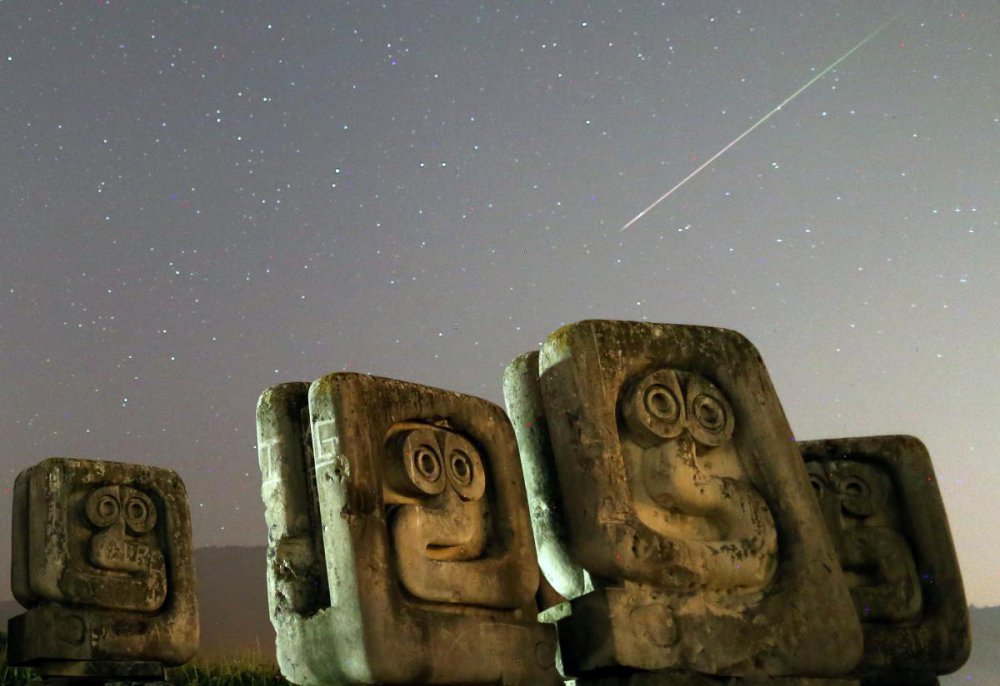 Зорепад Персеїди: у мережі показали світлини найяскравішого метеоритного дощу (ФОТО, ВІДЕО)