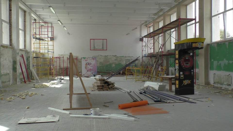 У Долині капітально ремонтують спортзал для фехтувальників (ФОТОФАКТ)
