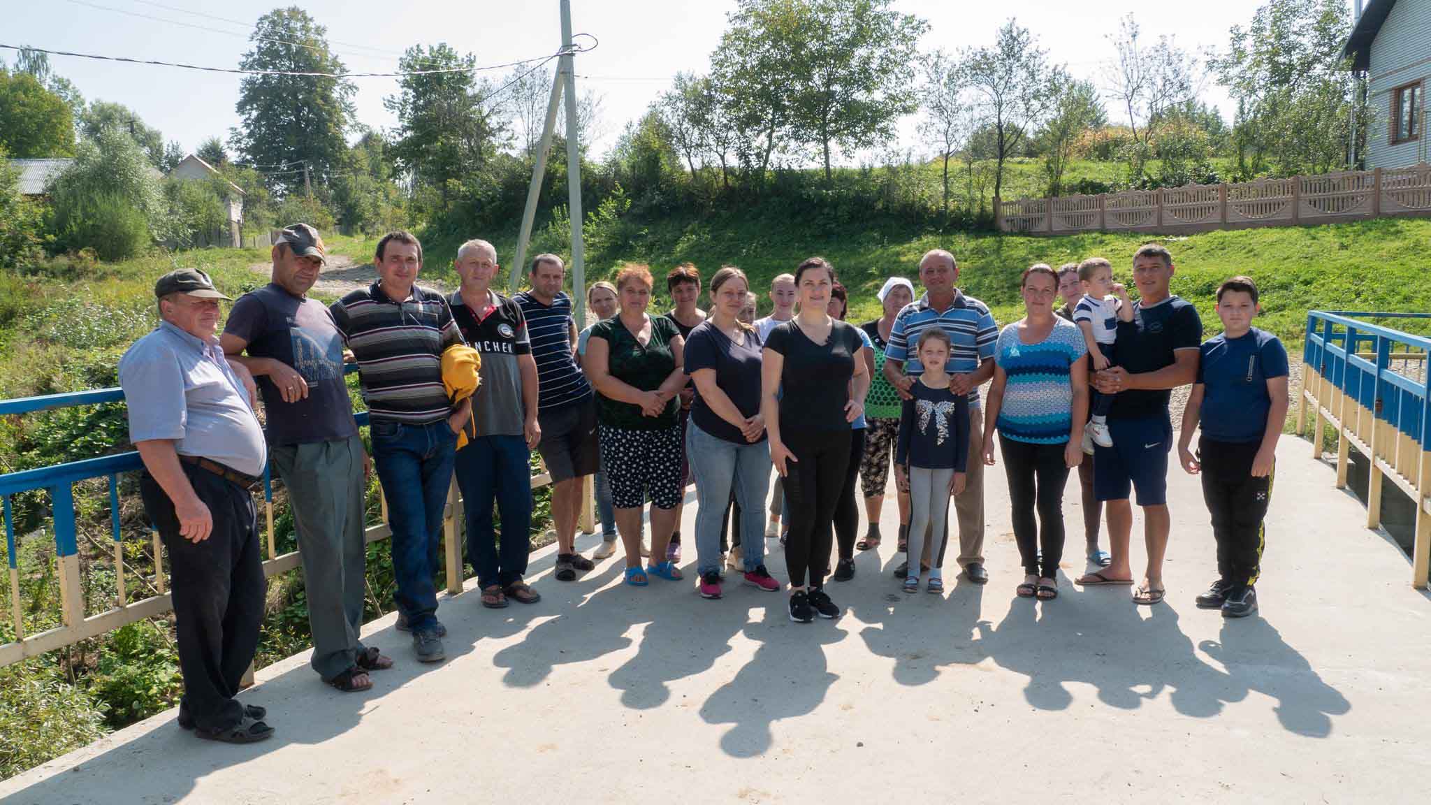 Тридцять років без ремонту доріг: на Рожнятівщині жителі чотирьох сіл готові перекривати автошляхи