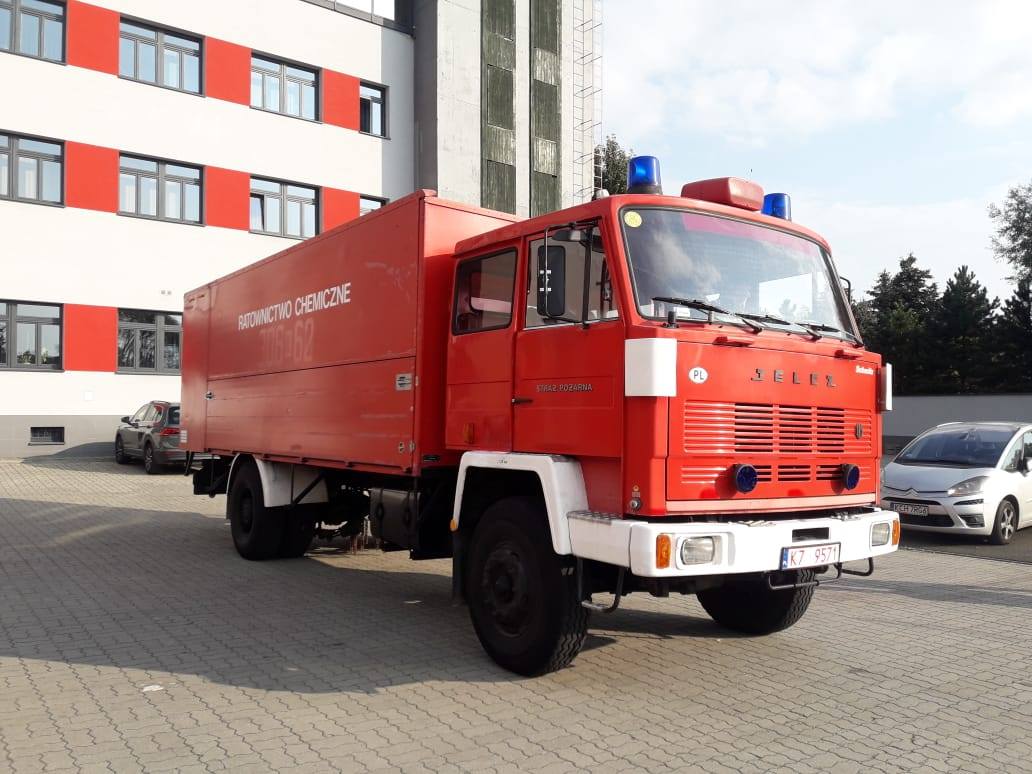 Поляки подарували прикарпатським рятувальникам спецавтомобіль (ФОТО)