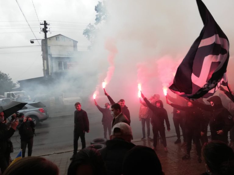 Конфлікти та неточності: які партії та кандидатів у мери не зареєстрували на вибори на Прикарпатті