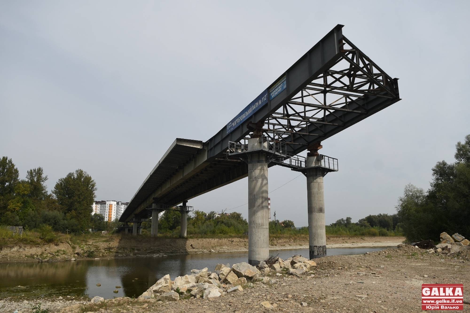 Біля франківського моста-довгобуда змінили схему руху (СХЕМА)