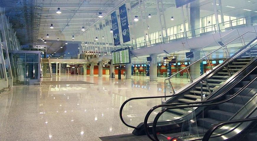 В аеропорту Львова застрягли іноземці, які приїхали до батьків: прикордонники не вважають їх дітьми