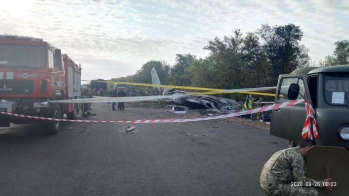 Зеленський оголосив день жалоби через авіакатастрофу під Харковом: 26 загиблих, один постраждалий