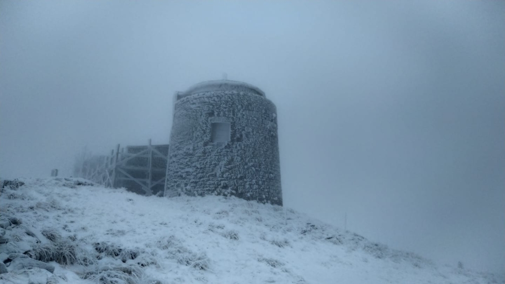 Чорногору знову притрусив сніг – на Прикарпатті похолодання