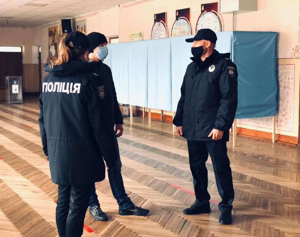 Поліція: на Івано-Франківщині одна виборча дільниця не відкрилася вчасно