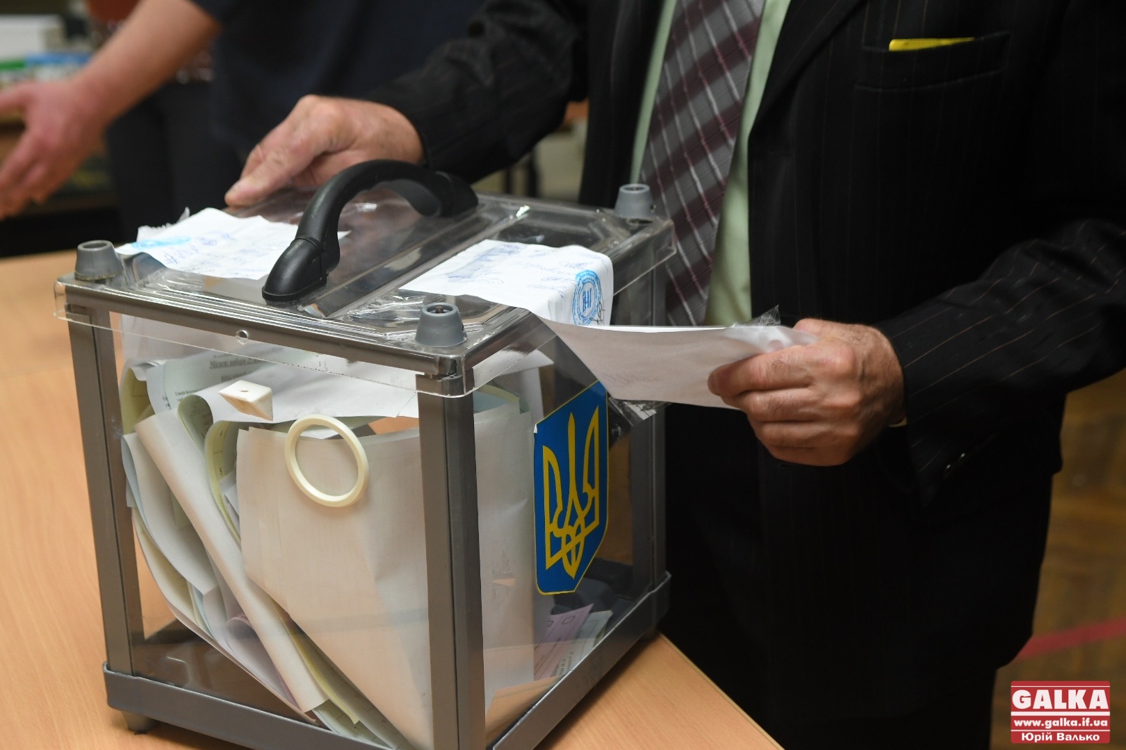 На Франківщині виборчі комісії склали протоколи «з майбутнього» (ФОТО)
