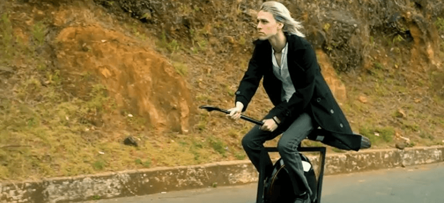 Бразильський дизайнер розробив модель моноцикла, яка нагадує літальну мітлу