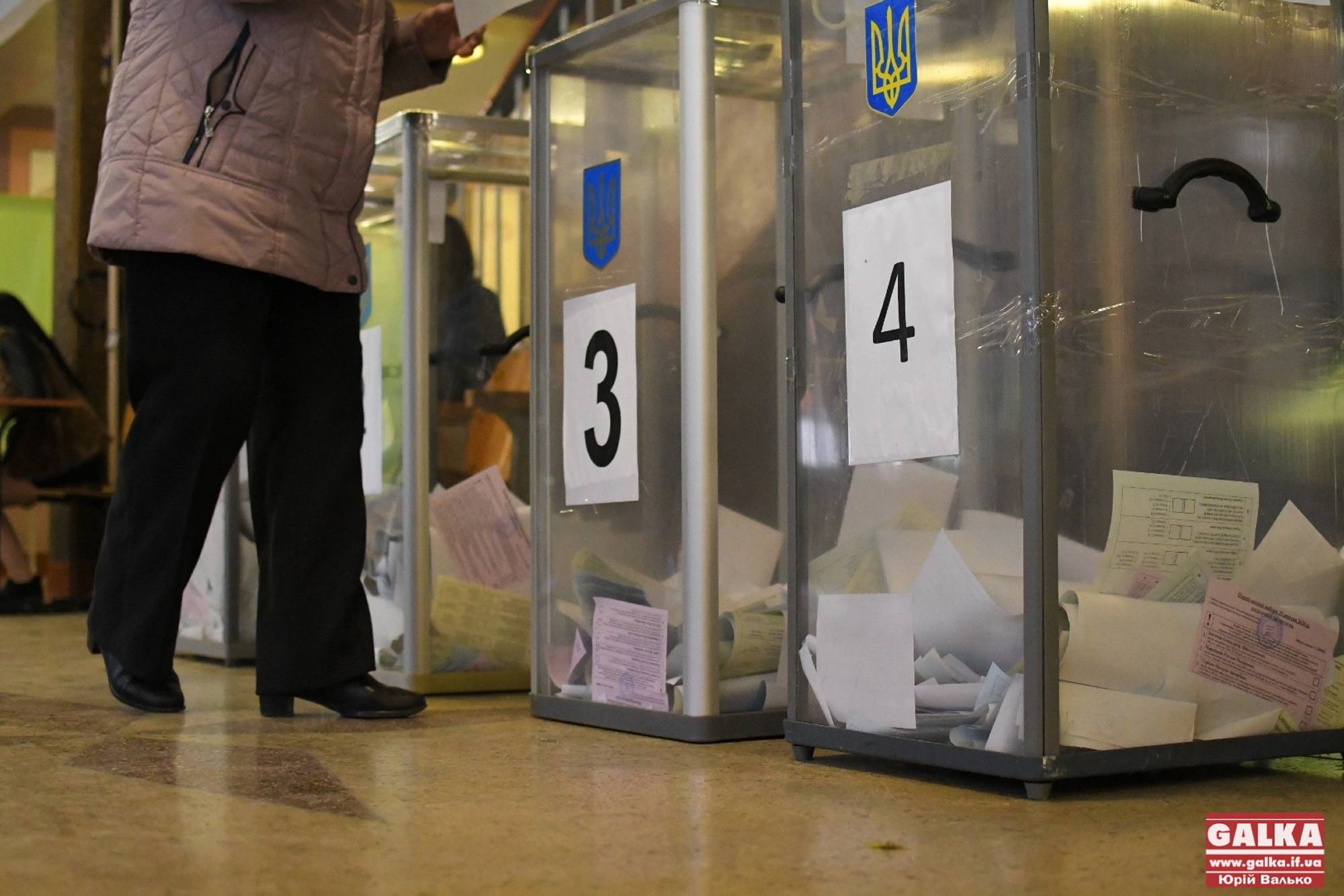 Явка виборців на Прикарпатті – 7,7%. Поліція отримала сім повідомлень про порушення