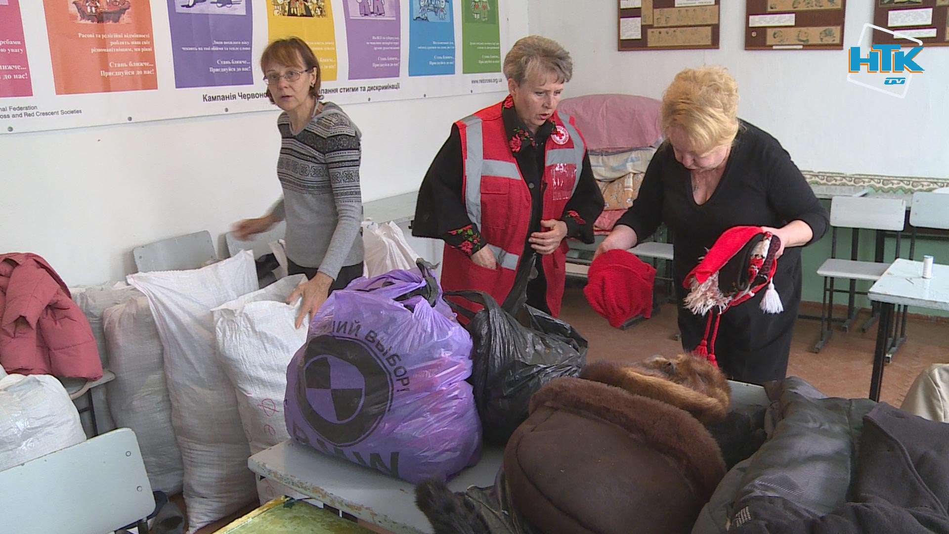 Тонну допомоги зібрали коломияни для постраждалих від пожежі жителів Луганщини (ВІДЕО)