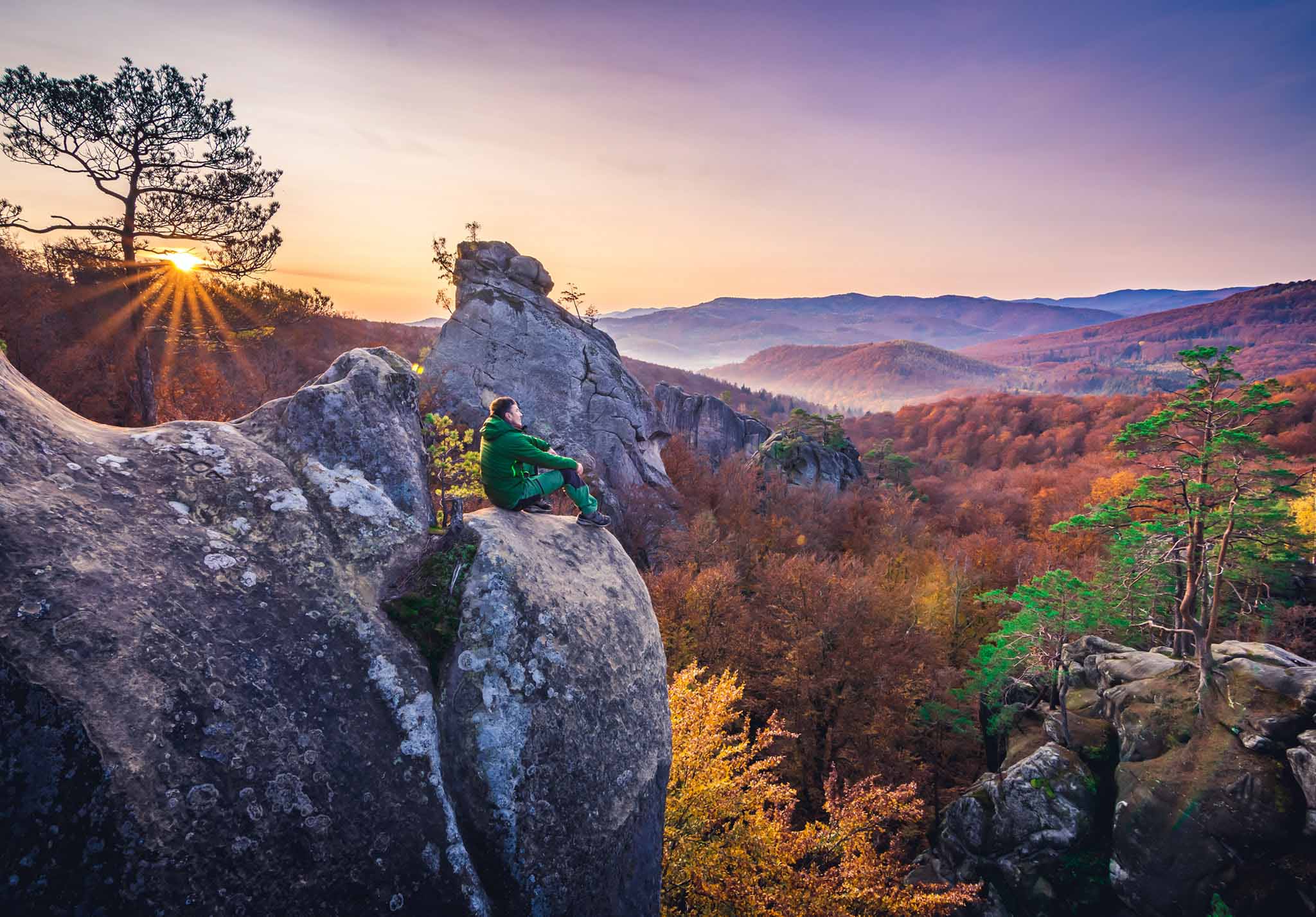 У мережі показали красу осінніх Скель Довбуша (ФОТО, ВІДЕО)