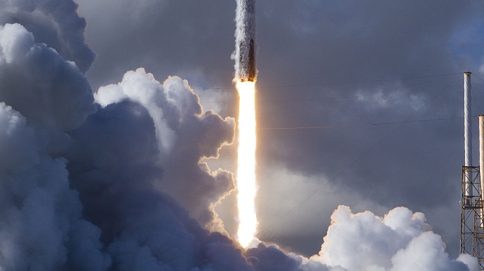 SpaceX за рекордно короткий час всьоме запустила одну й ту саму багаторазову ракету (ВІДЕО)