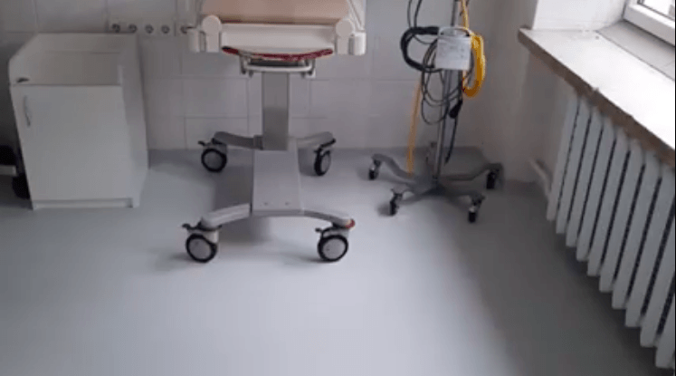 У відділенні інтенсивної терапії новонароджених ОДКЛ оновили покриття підлоги (ВІДЕО)