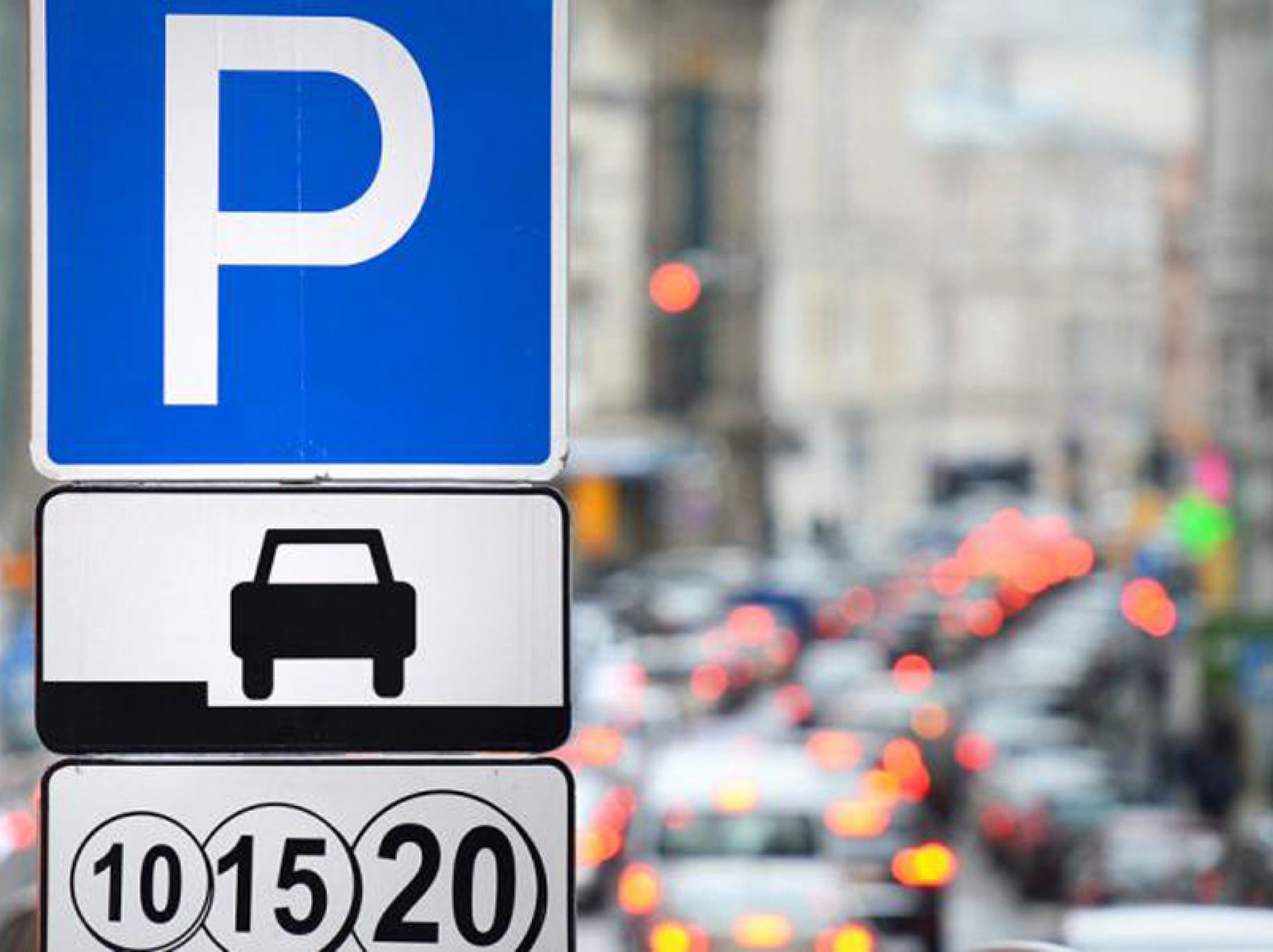 Майже мільйон гривень у міську казну: інспеція з паркування підбила підсумки за перший рік роботи (ВІДЕО)
